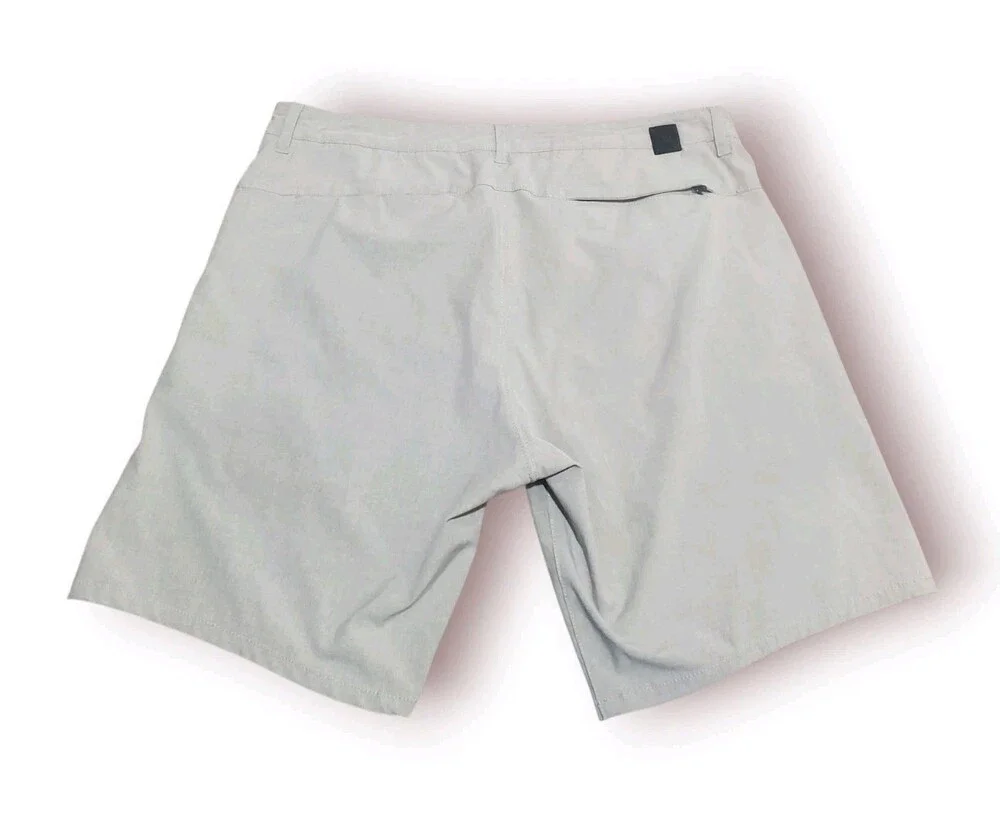 Vuori Mens beige Flat Front Shorts Size - 34 Fit Medium